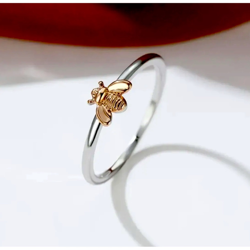 18K White Gold Plated Ring w/ Golden Bee - SZ 7 Delicate Pretty Fashion Jewelry